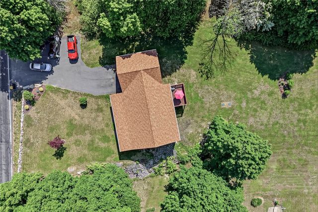 585 East Avenue, Burrillville, RI 02830