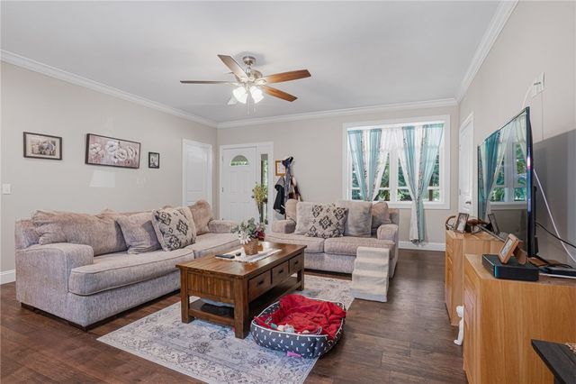 585 East Avenue, Burrillville, RI 02830