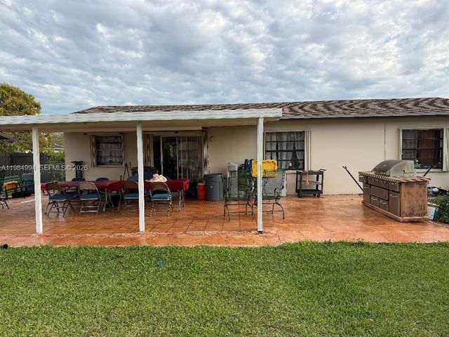 15331 SW 303rd St, Homestead, FL 33033