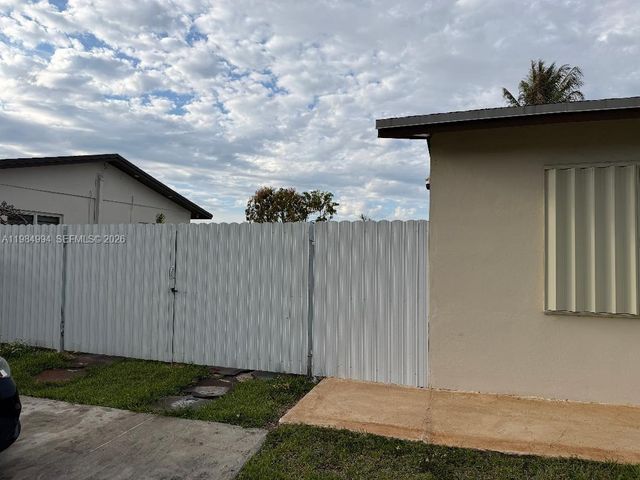 15331 SW 303rd St, Homestead, FL 33033