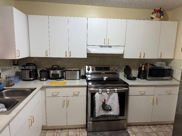 15331 SW 303rd St, Homestead, FL 33033