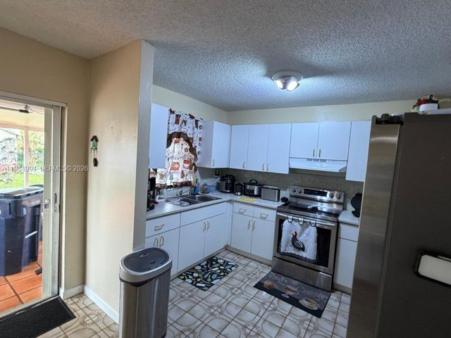 15331 SW 303rd St, Homestead, FL 33033