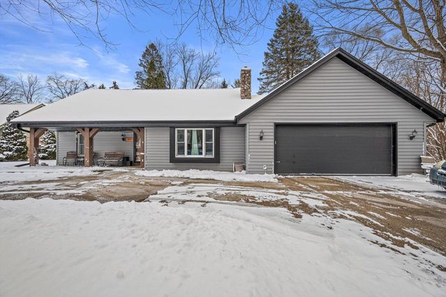 W220N2612 Maplewood LANE, Waukesha, WI 53186