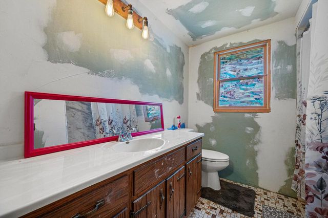 W220N2612 Maplewood LANE, Waukesha, WI 53186