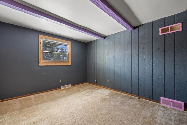 W220N2612 Maplewood LANE, Waukesha, WI 53186