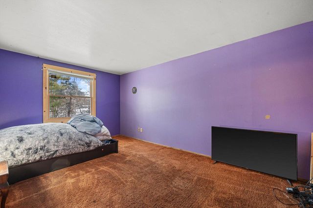 W220N2612 Maplewood LANE, Waukesha, WI 53186