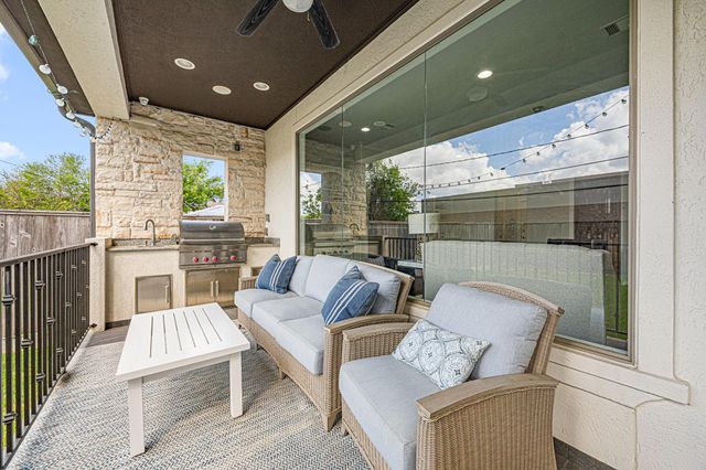 5119 Locust Street, Bellaire, TX 77401