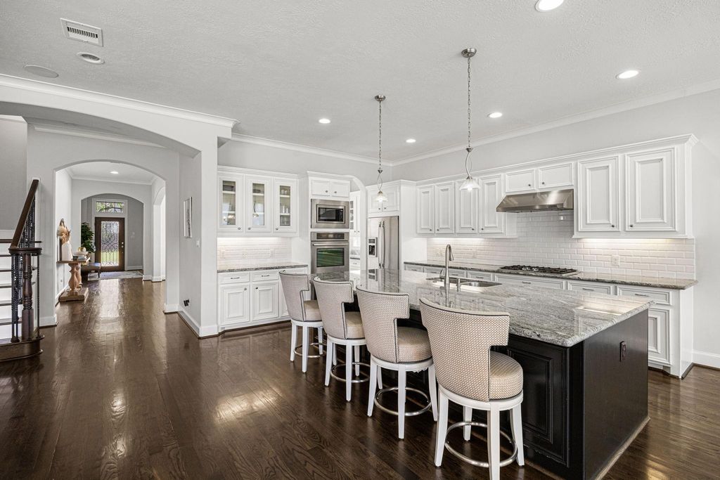 Image 19 of property listing at 5119 Locust Street, Bellaire, TX 77401