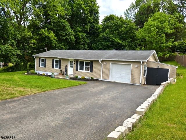 5 Ravine Dr, Andover Twp., NJ 07860