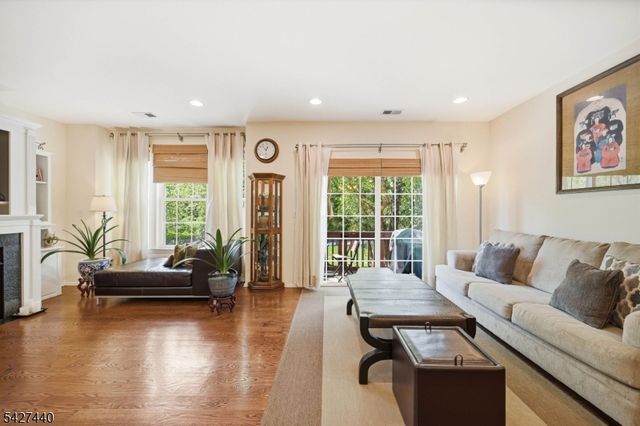 212 Riverwalk Way, Clifton City, NJ 07014