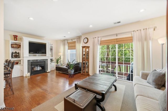 212 Riverwalk Way, Clifton City, NJ 07014