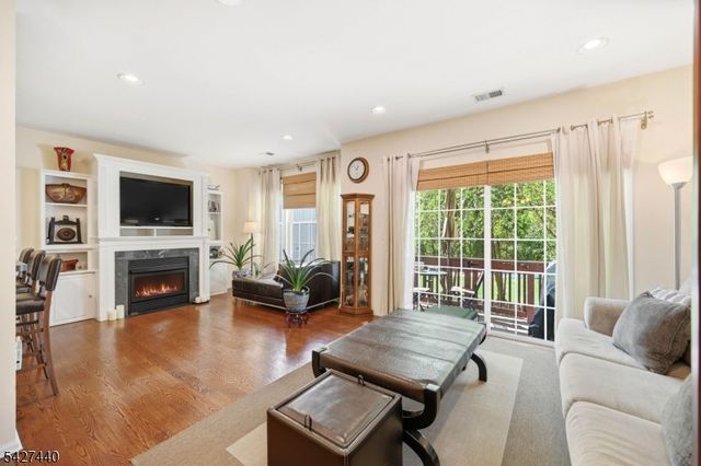 212 Riverwalk Way, Clifton City, NJ 07014