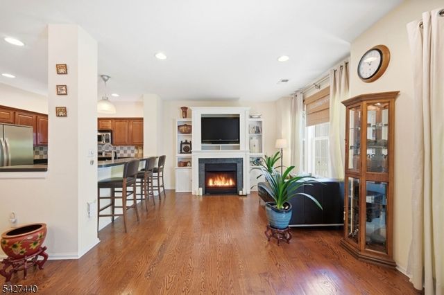 212 Riverwalk Way, Clifton City, NJ 07014