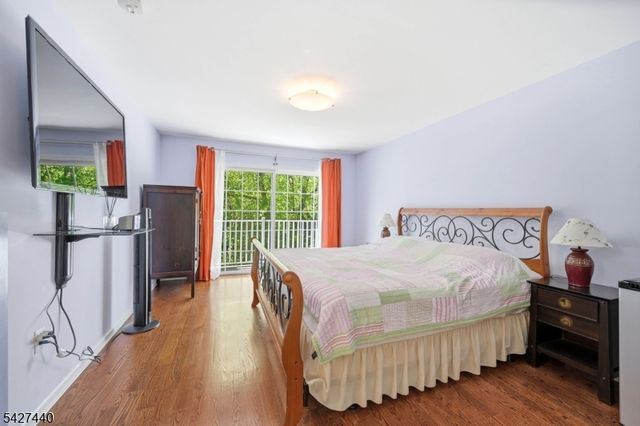 212 Riverwalk Way, Clifton City, NJ 07014