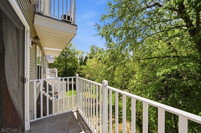 212 Riverwalk Way, Clifton City, NJ 07014