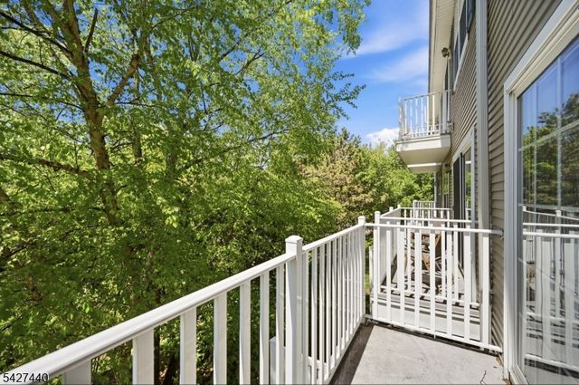 212 Riverwalk Way, Clifton City, NJ 07014