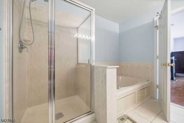 212 Riverwalk Way, Clifton City, NJ 07014