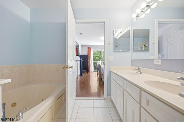 212 Riverwalk Way, Clifton City, NJ 07014