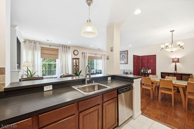 212 Riverwalk Way, Clifton City, NJ 07014