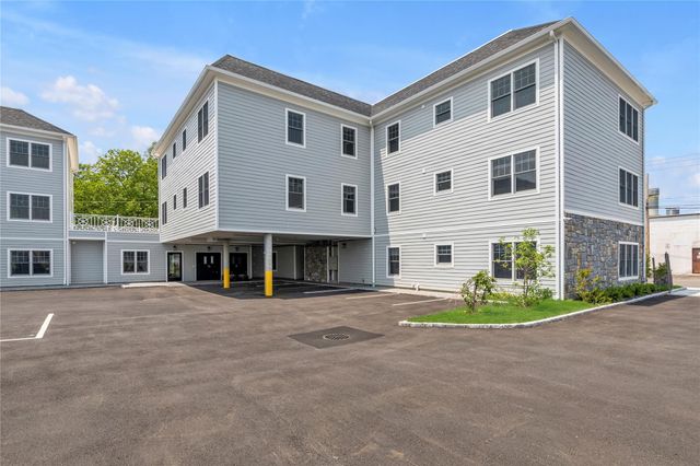 22 Sagamore Hill Drive 1B, Port Washington, NY 11050
