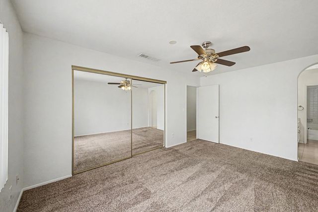11851 N 76th Drive, Peoria, AZ 85345