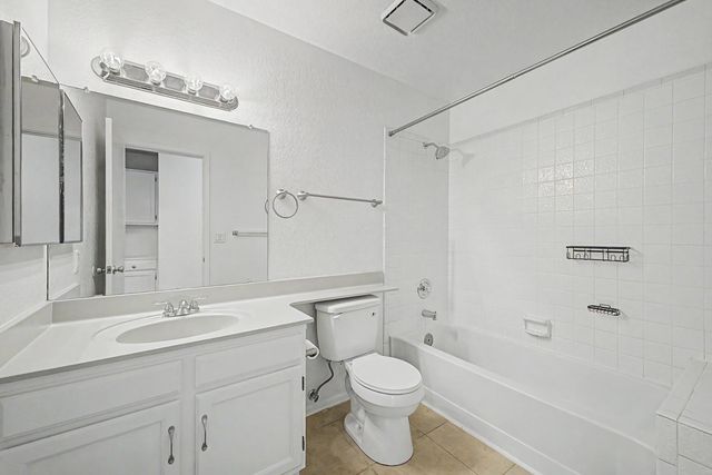 11851 N 76th Drive, Peoria, AZ 85345