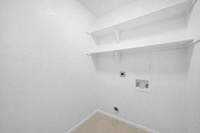 11851 N 76th Drive, Peoria, AZ 85345
