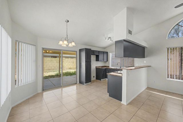 11851 N 76th Drive, Peoria, AZ 85345
