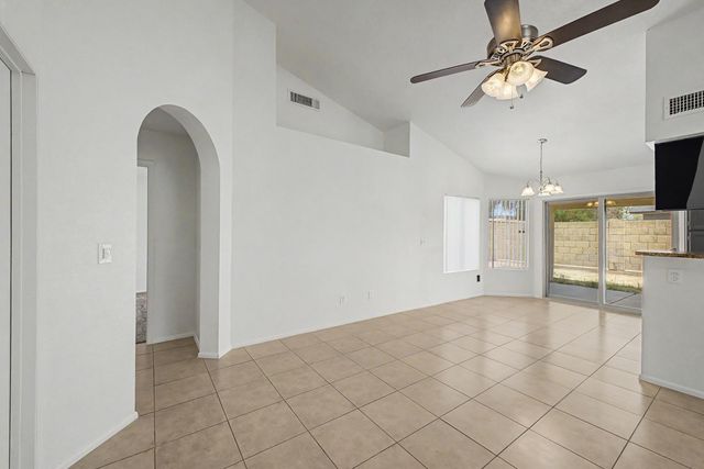 11851 N 76th Drive, Peoria, AZ 85345