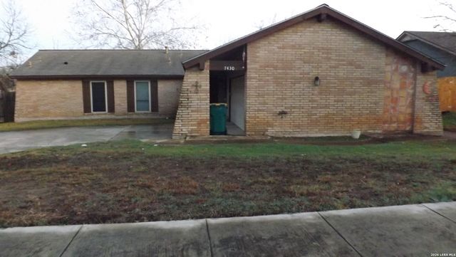 7430 Hidden Oak Trail, Live Oak, TX 78233