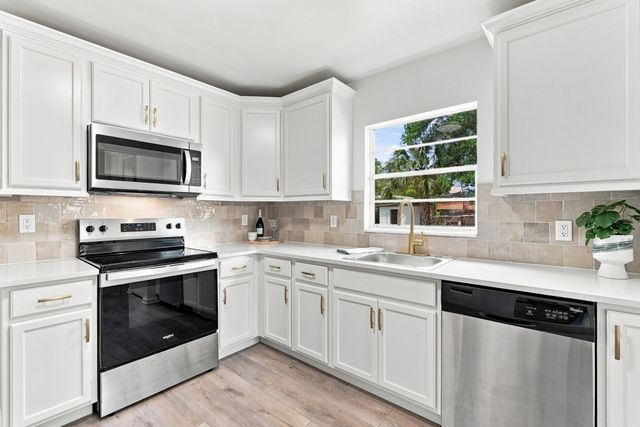 6 Marilyn Ave, St Augustine, FL 32080