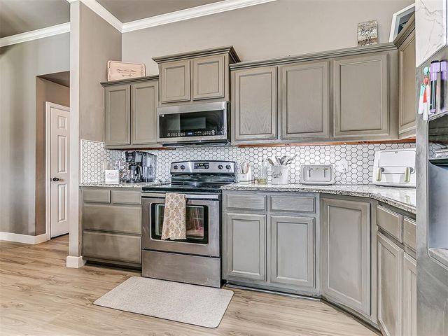 2336 Box Turtle Way, Midwest City, OK 73130