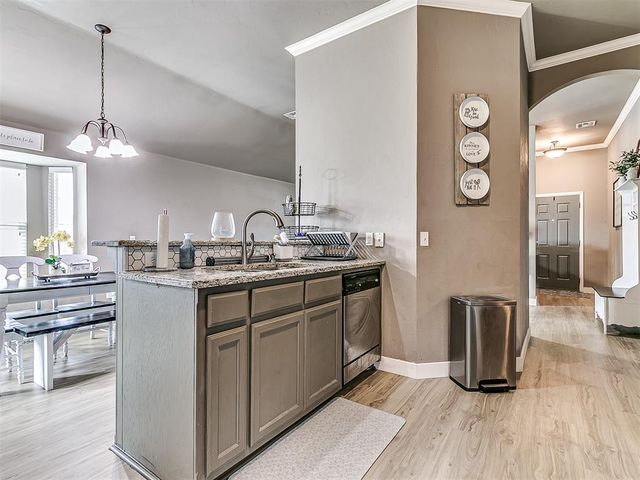 2336 Box Turtle Way, Midwest City, OK 73130