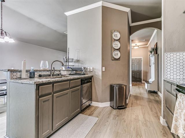 2336 Box Turtle Way, Midwest City, OK 73130