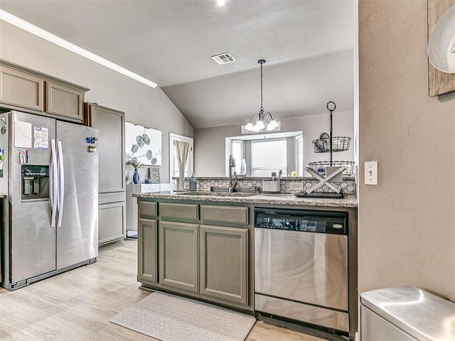 2336 Box Turtle Way, Midwest City, OK 73130