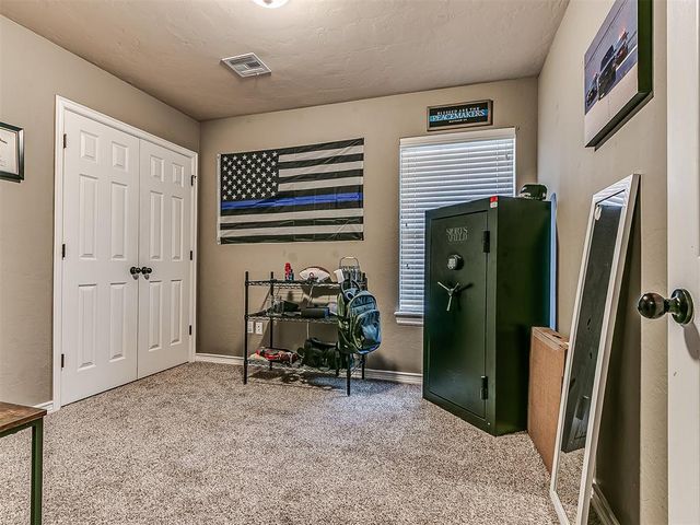 2336 Box Turtle Way, Midwest City, OK 73130