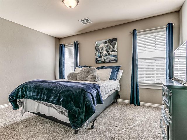 2336 Box Turtle Way, Midwest City, OK 73130