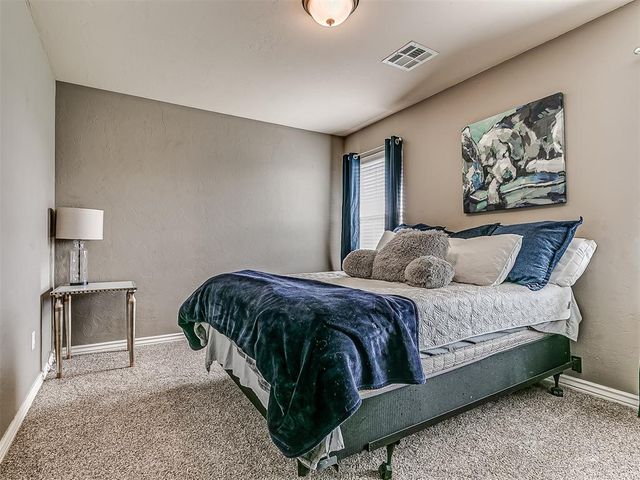 2336 Box Turtle Way, Midwest City, OK 73130