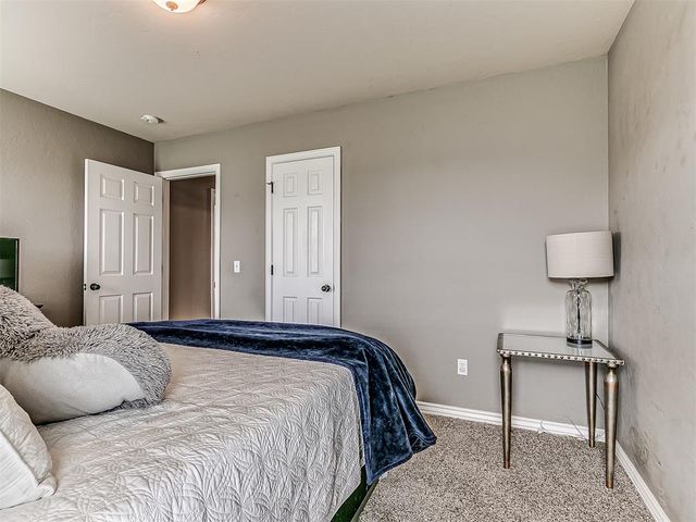 2336 Box Turtle Way, Midwest City, OK 73130