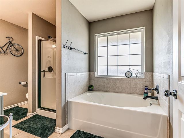 2336 Box Turtle Way, Midwest City, OK 73130