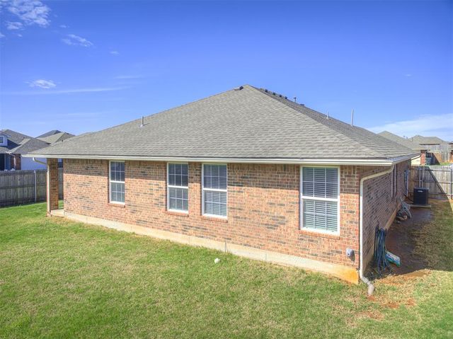2336 Box Turtle Way, Midwest City, OK 73130