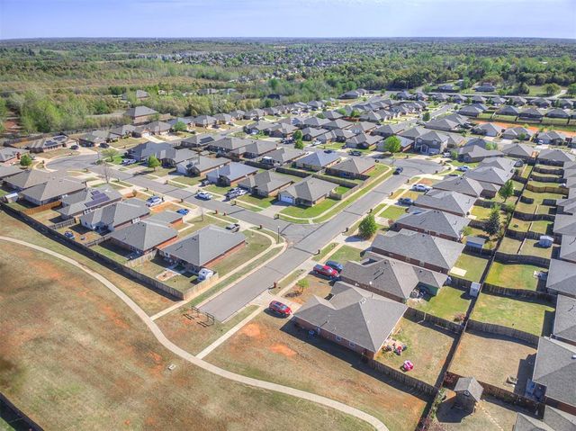 2336 Box Turtle Way, Midwest City, OK 73130