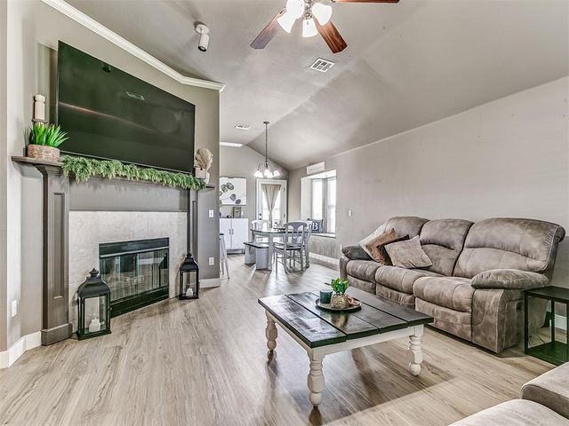 2336 Box Turtle Way, Midwest City, OK 73130