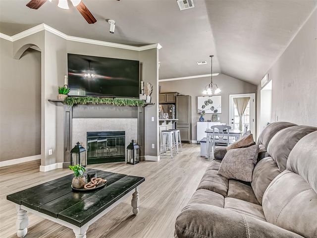 2336 Box Turtle Way, Midwest City, OK 73130