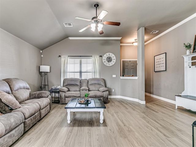 2336 Box Turtle Way, Midwest City, OK 73130