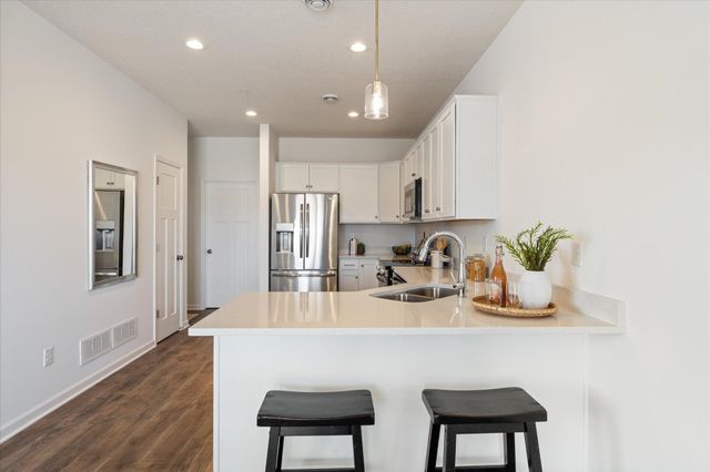 6722 Jorgensen Avenue S, Cottage Grove, MN 55016