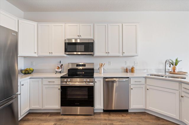 6722 Jorgensen Avenue S, Cottage Grove, MN 55016