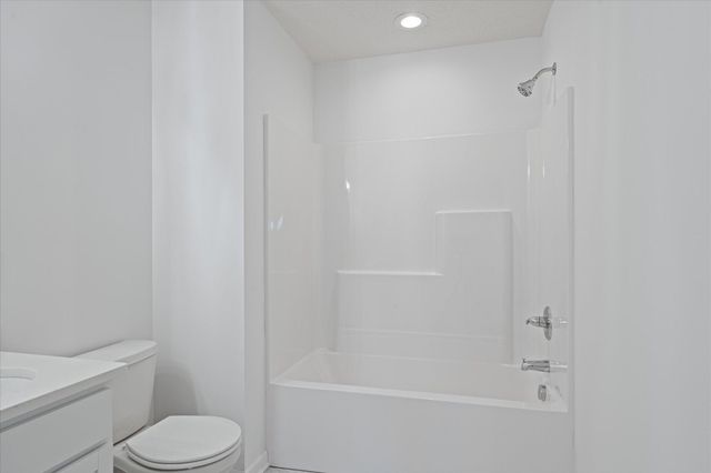 6722 Jorgensen Avenue S, Cottage Grove, MN 55016