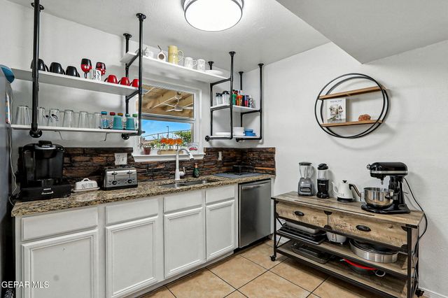 3712 La Cuesta Drive, El Paso, TX 79936