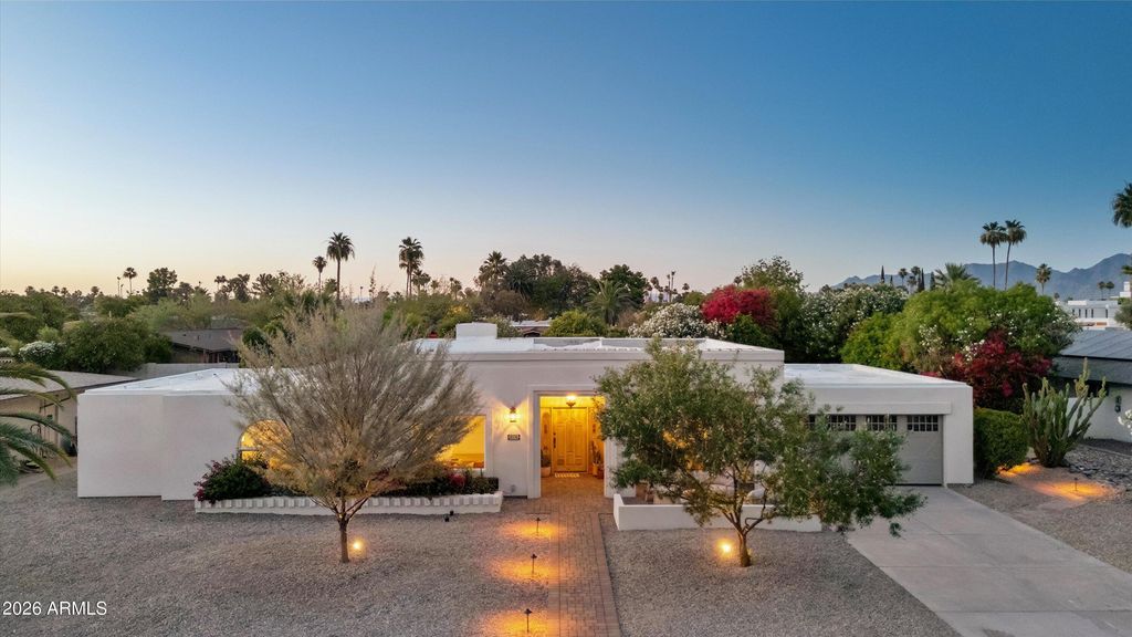 Image 2 of property listing at 8576 E Vía De Dorado --, Scottsdale, AZ 85258